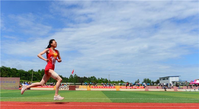 專題報道第九期丨南充市第二屆中等職業(yè)學(xué)校學(xué)生田徑錦標(biāo)賽圓滿謝幕