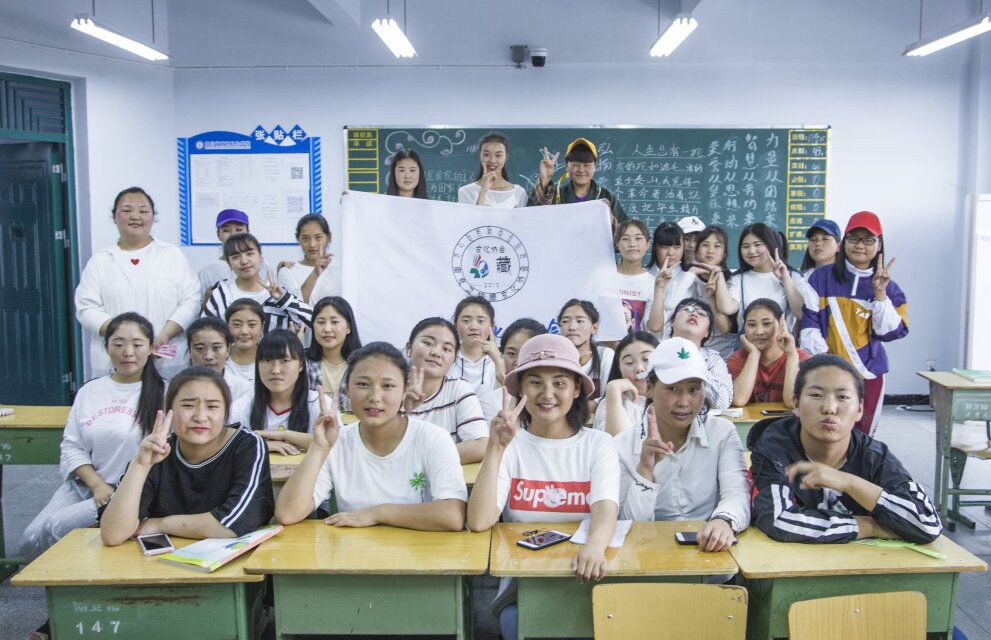 在南衛(wèi)蔚藍(lán)的天空下住著這樣一群小仙女