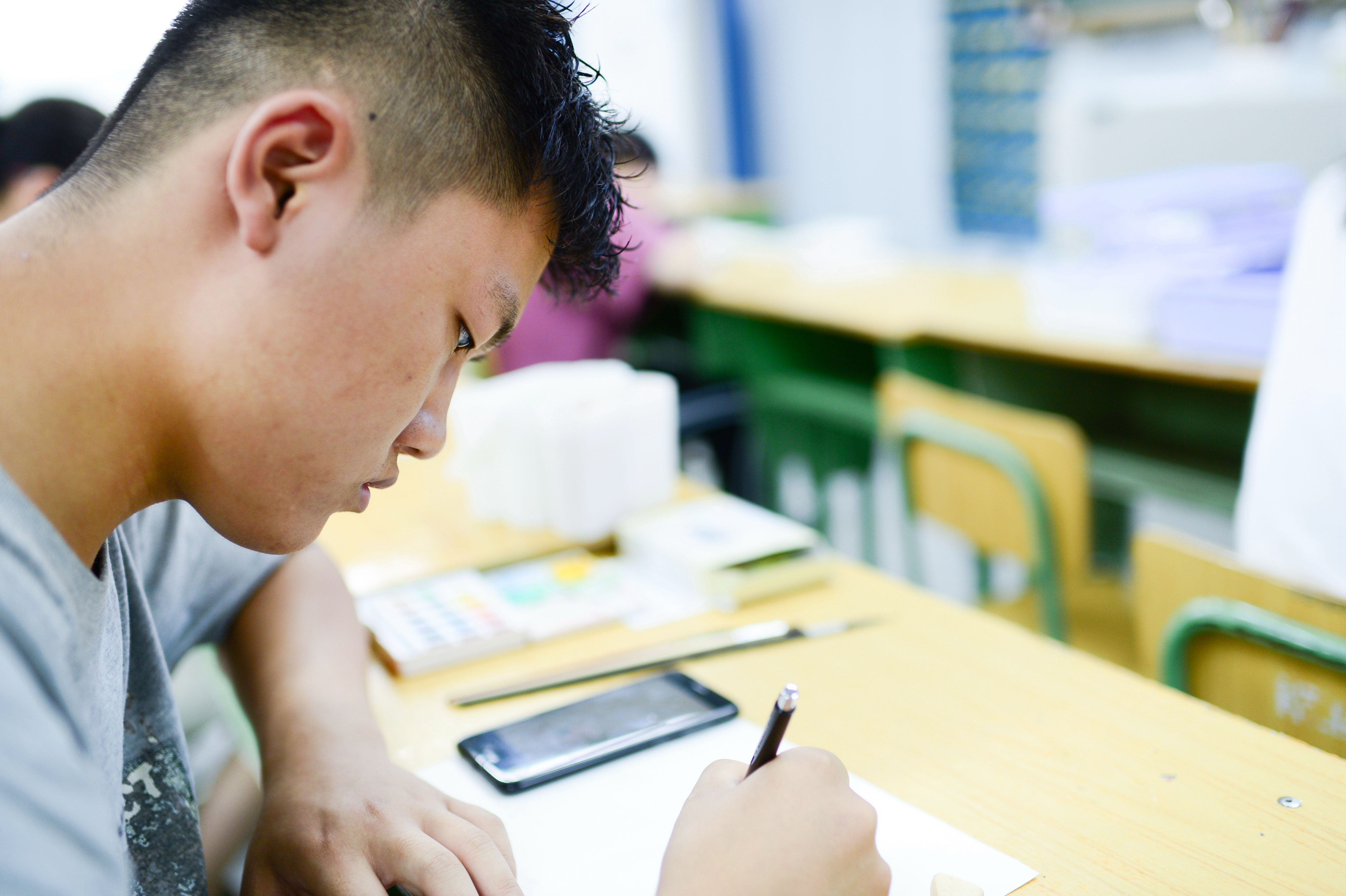 魅力選修課第十一期之水彩課堂上的孩子們