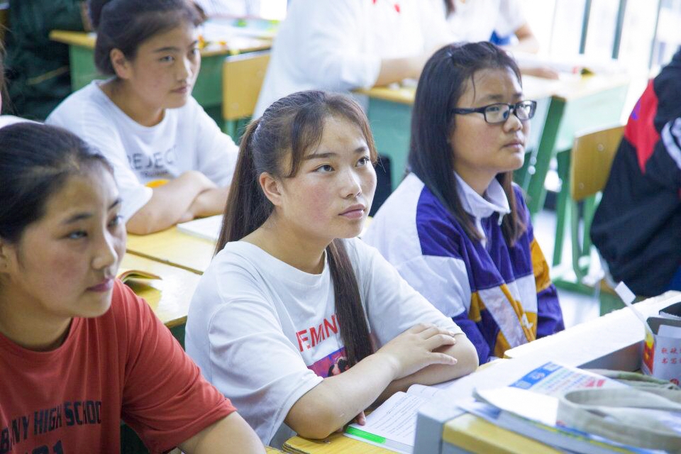 在南衛(wèi)蔚藍(lán)的天空下住著這樣一群小仙女