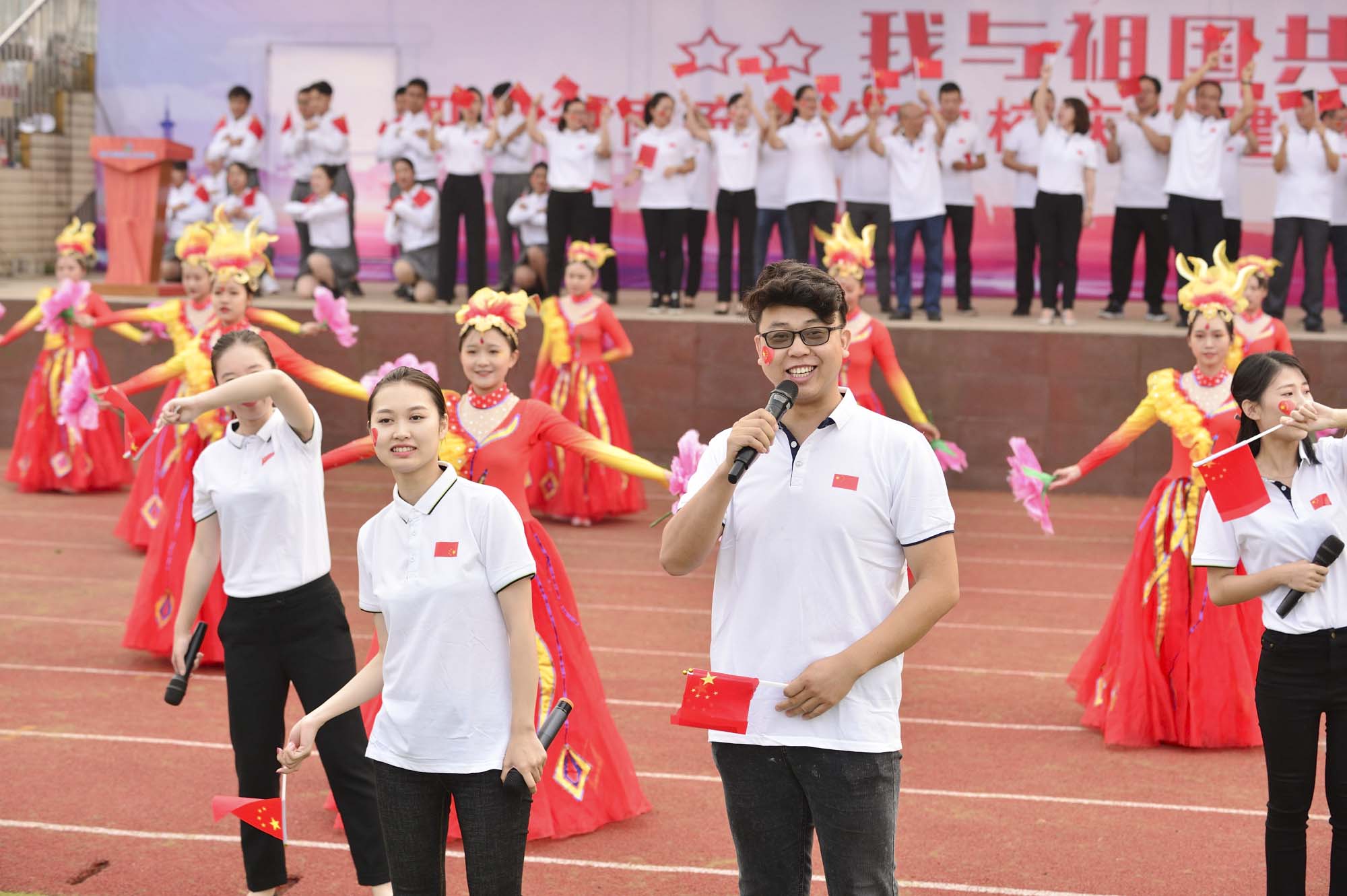 “我與祖國共奮進(jìn)” 四川省南充衛(wèi)生學(xué)校舉行慶祝建國70周年主題教育活動