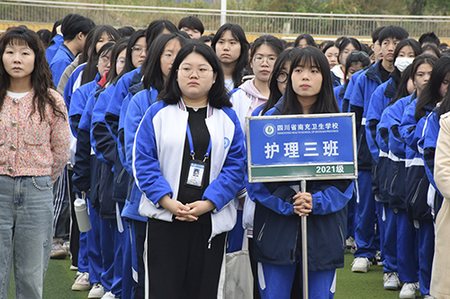 常懷感恩春風(fēng)化雨 良好習(xí)慣潤澤于心